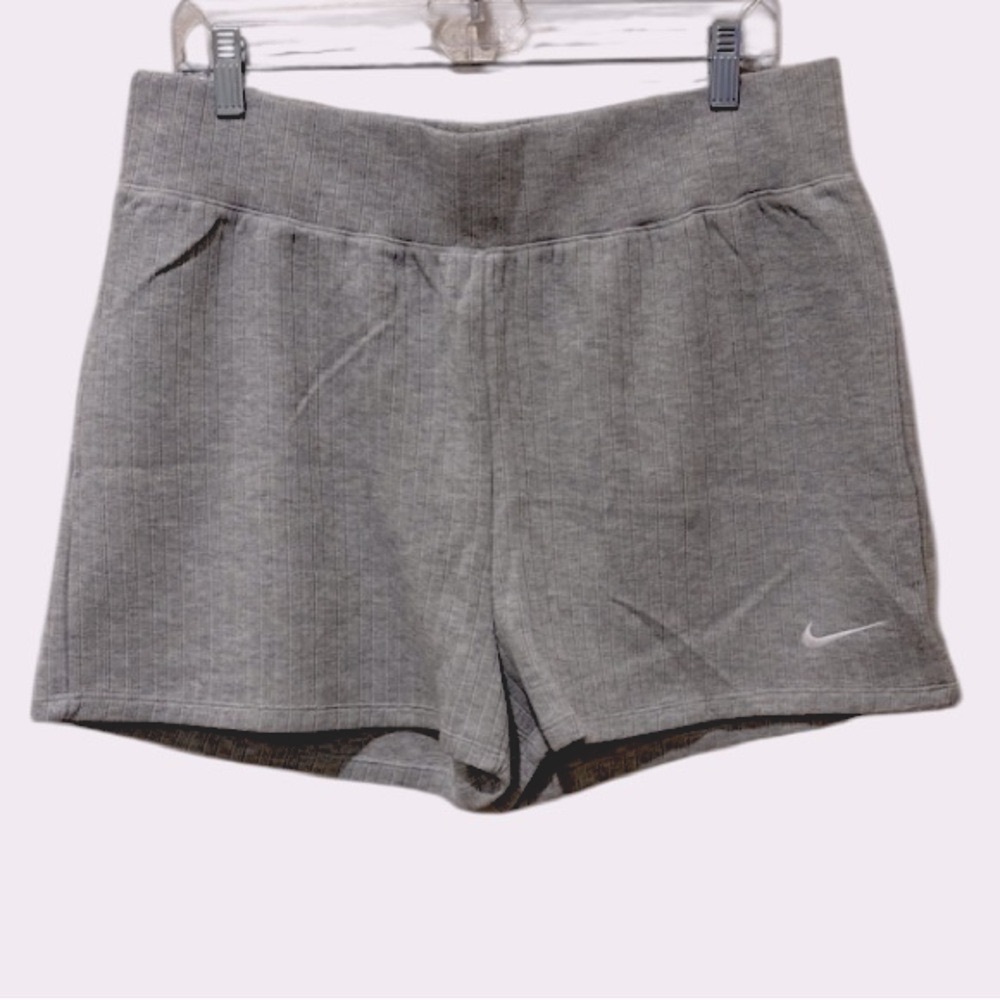 Nike Slim Fit Women's Gray Shorts size XL NEW women’s size XL